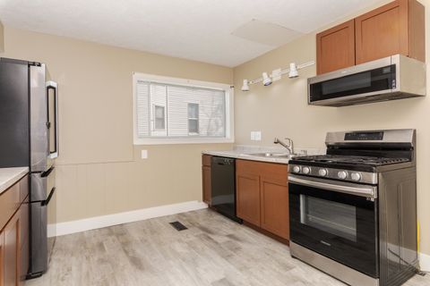 Tiny photo for 706 N Prairie Street, Bloomington, IL 61701 (MLS # 12615778)