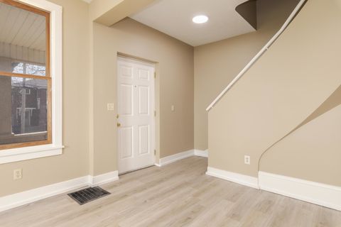 Tiny photo for 706 N Prairie Street, Bloomington, IL 61701 (MLS # 12615778)