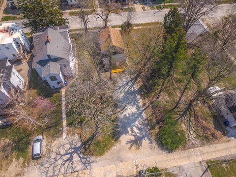 Tiny photo for 706 N Prairie Street, Bloomington, IL 61701 (MLS # 12615778)