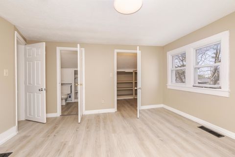 Tiny photo for 706 N Prairie Street, Bloomington, IL 61701 (MLS # 12615778)