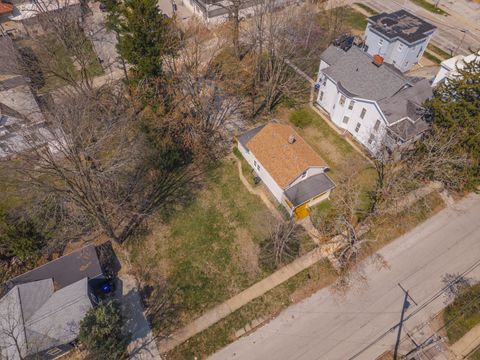 Tiny photo for 706 N Prairie Street, Bloomington, IL 61701 (MLS # 12615778)