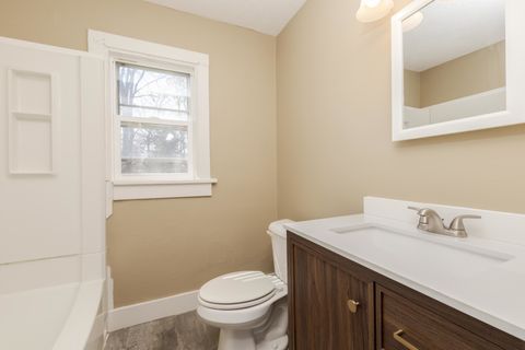 Tiny photo for 706 N Prairie Street, Bloomington, IL 61701 (MLS # 12615778)