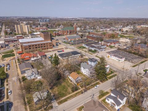 Tiny photo for 706 N Prairie Street, Bloomington, IL 61701 (MLS # 12615778)