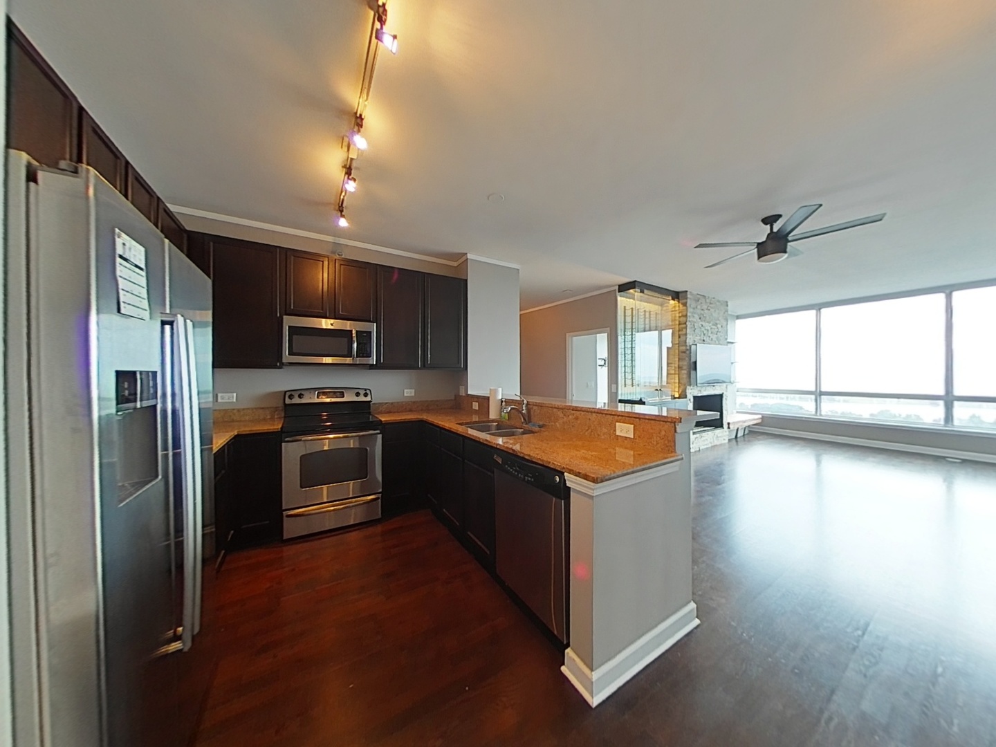 1901 S Calumet Avenue 1405