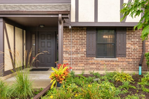 Photo of 704 Elizabeth Drive #B, Wood Dale, IL 60191 (MLS # 12766577)