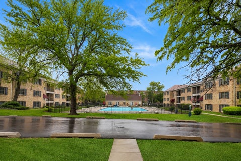 Tiny photo for 1796 Fayette Walk Walk #F, Hoffman Estates, IL 60169 (MLS # 12651789)