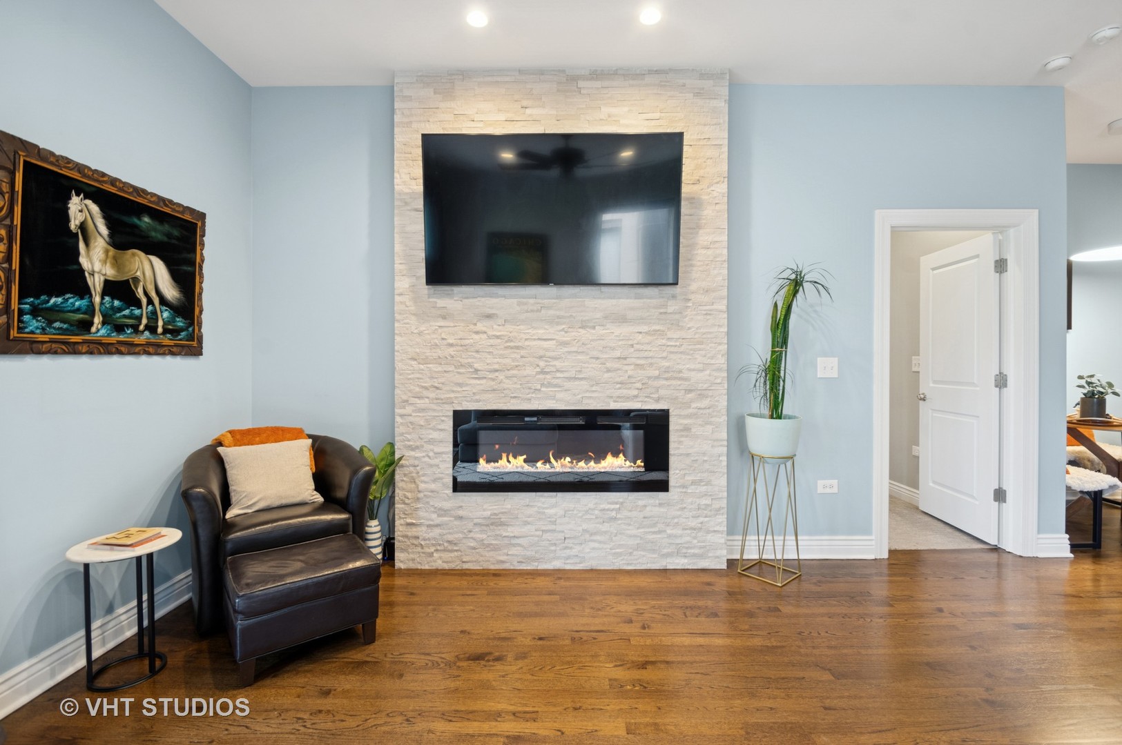 2409 W Catalpa Avenue 306