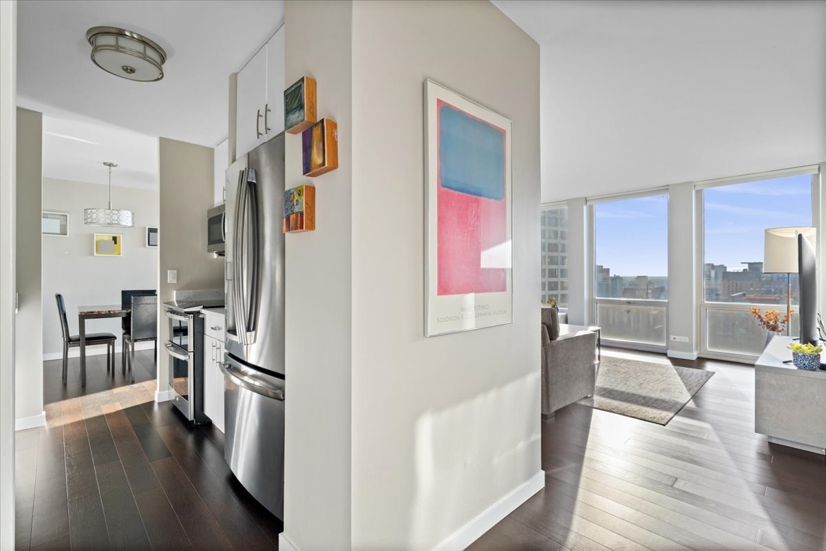 111 E Chestnut Street 34J