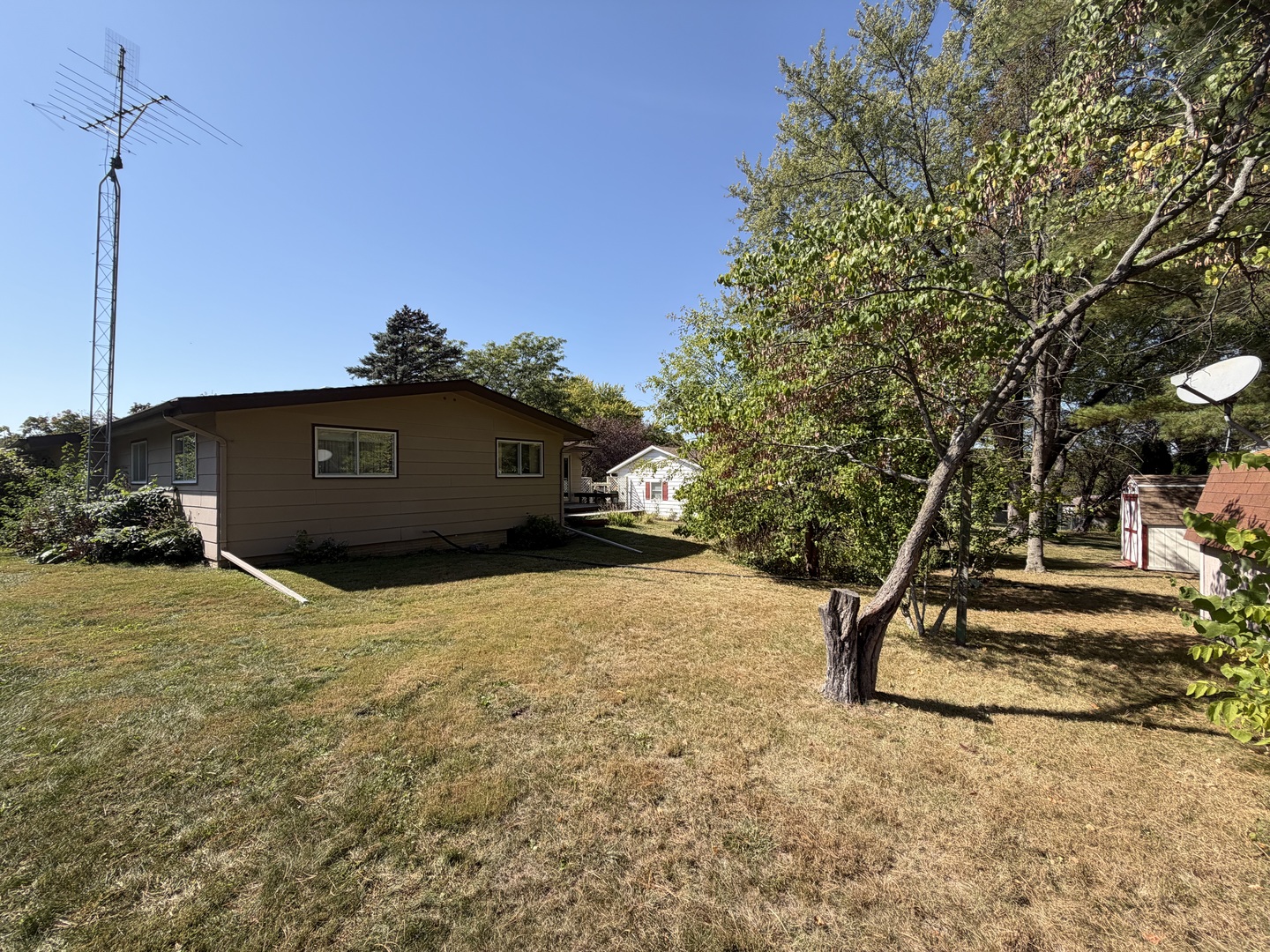 657 N Greenfield Drive