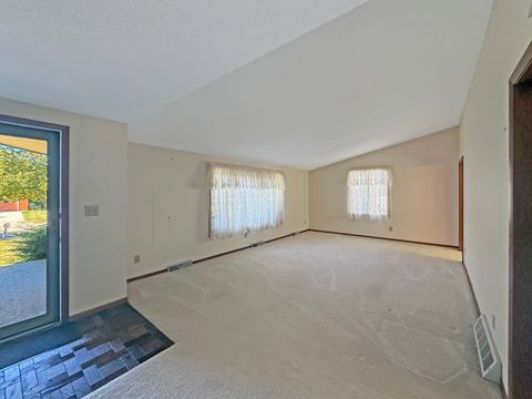 Tiny photo for 657 N Greenfield Drive, Freeport, IL 61032 (MLS # 12552926)