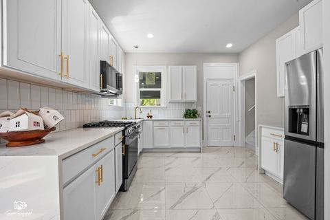 Tiny photo for 7226 S Yale Avenue, Chicago, IL 60621 (MLS # 12629058)