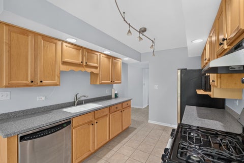 Tiny photo for 1025 Mayfield Lane, Hoffman Estates, IL 60169 (MLS # 12769110)