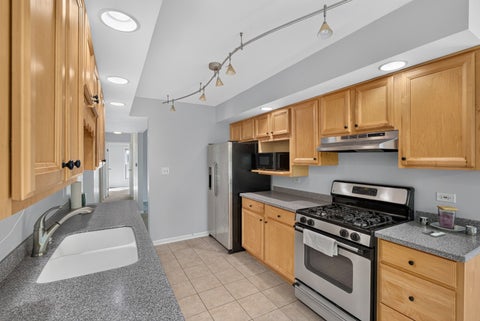 Tiny photo for 1025 Mayfield Lane, Hoffman Estates, IL 60169 (MLS # 12769110)
