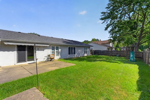 Tiny photo for 1025 Mayfield Lane, Hoffman Estates, IL 60169 (MLS # 12769110)
