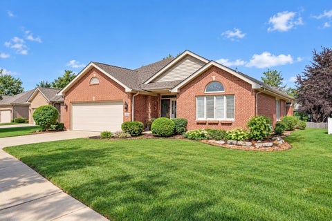 Photo of 1540 HILLCREST Lane, Woodridge, IL 60517 (MLS # 12774702)