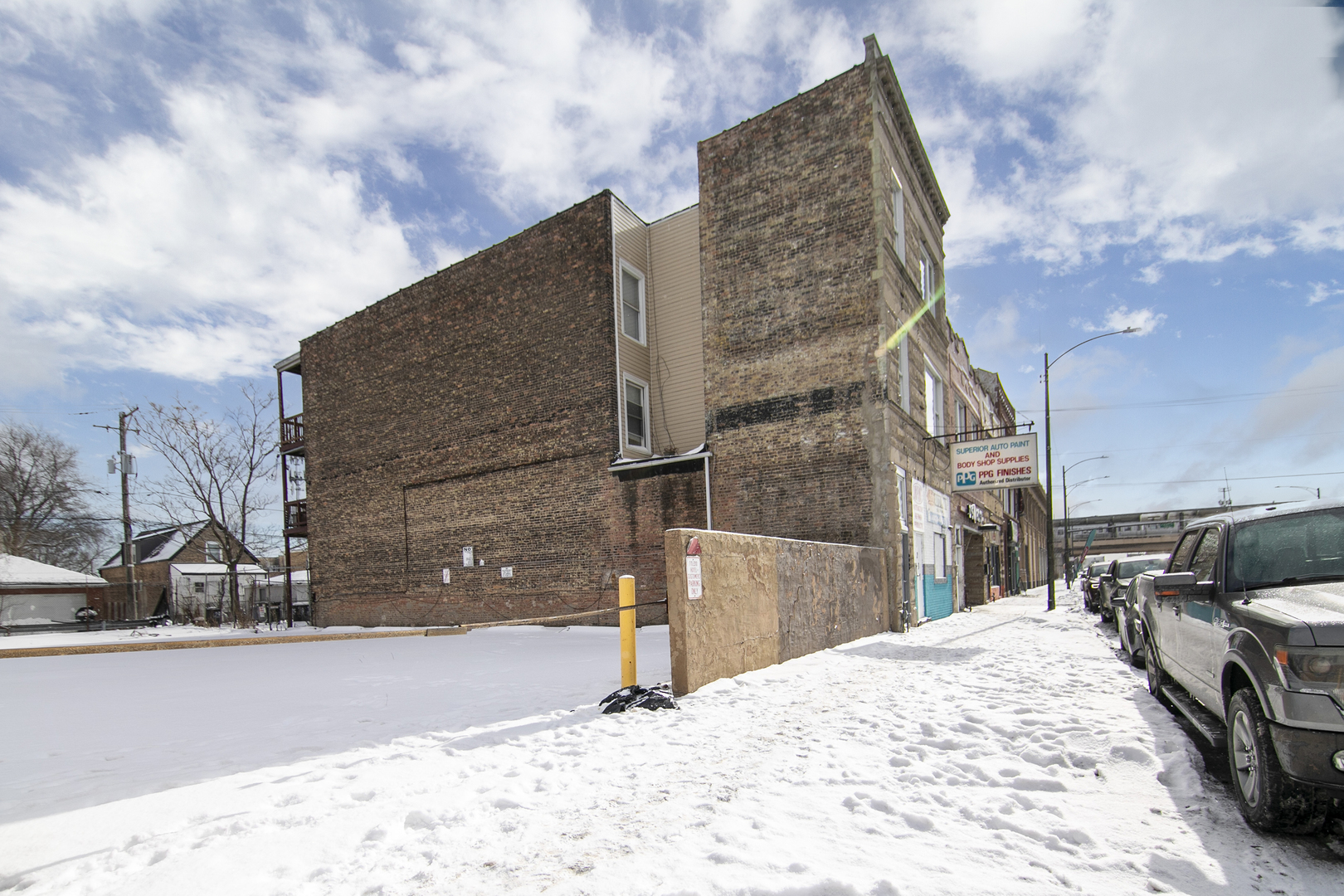 6237 S Ashland Avenue