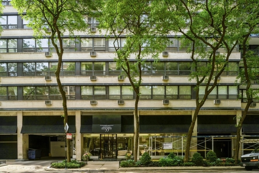 33 E Cedar Street 3D