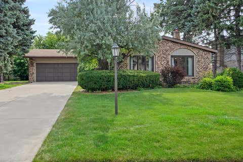 Photo of 3N565 Crown Road, Elmhurst, IL 60126 (MLS # 12721130)