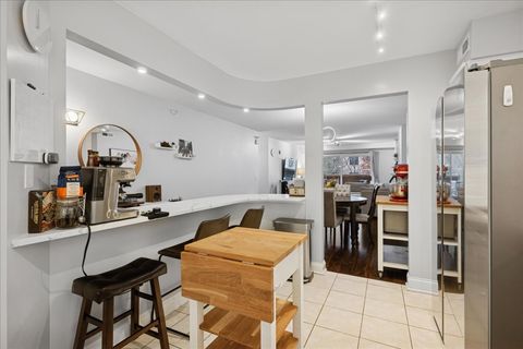 Tiny photo for 10 S Wille Street #201, Mount Prospect, IL 60056 (MLS # 12575416)