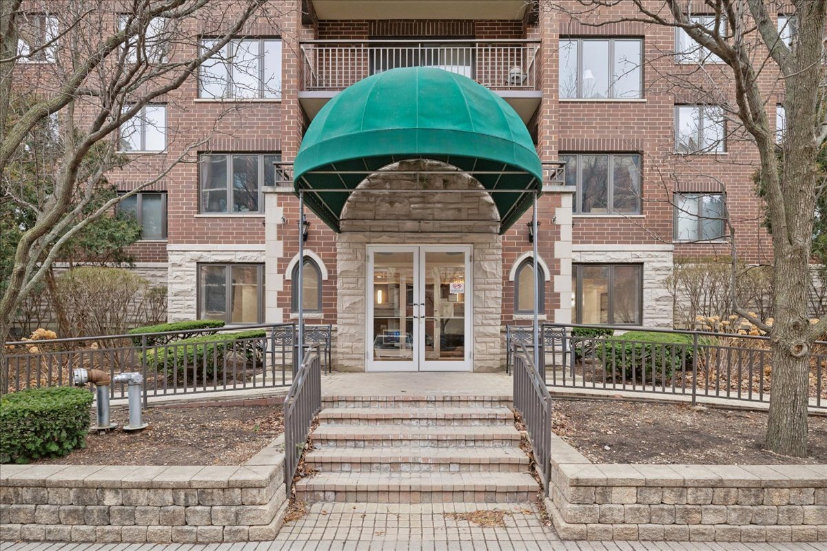 10 S Wille Street 201