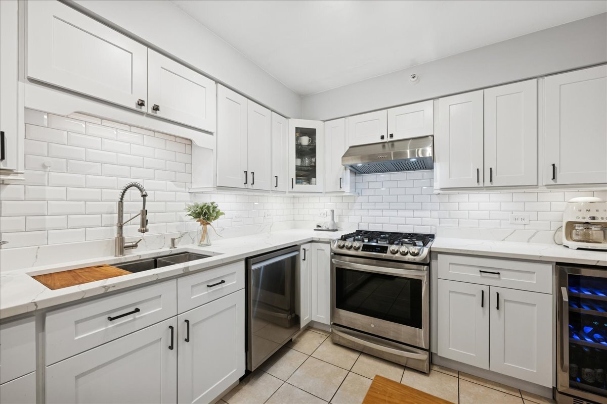 10 S Wille Street 201