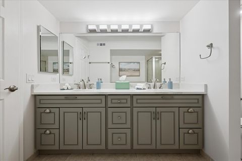 Tiny photo for 10 S Wille Street #201, Mount Prospect, IL 60056 (MLS # 12575416)