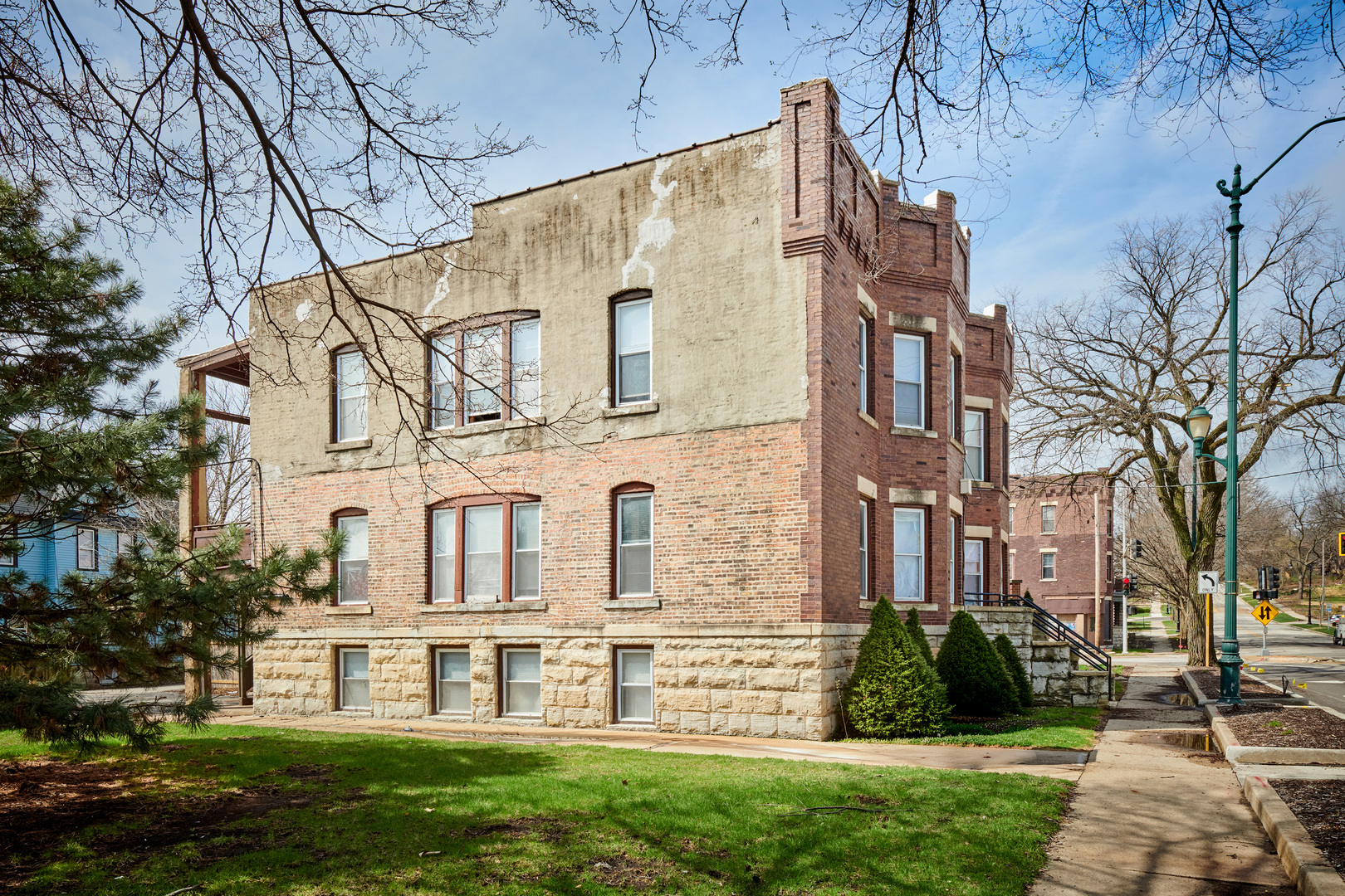 364-366 Western Avenue