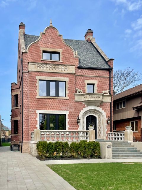 4730 S Greenwood Avenue Chicago IL 60615