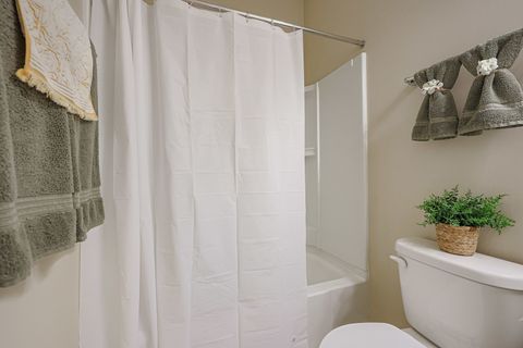 Tiny photo for 580 N Highlander Way, Addison, IL 60101 (MLS # 12526246)