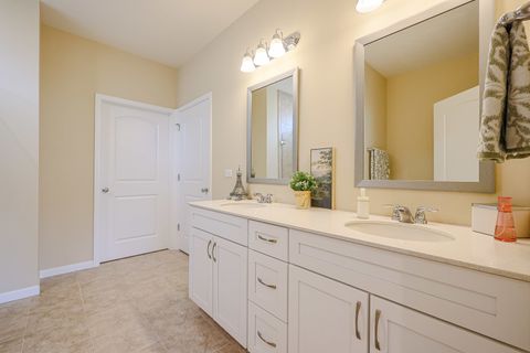 Tiny photo for 580 N Highlander Way, Addison, IL 60101 (MLS # 12526246)