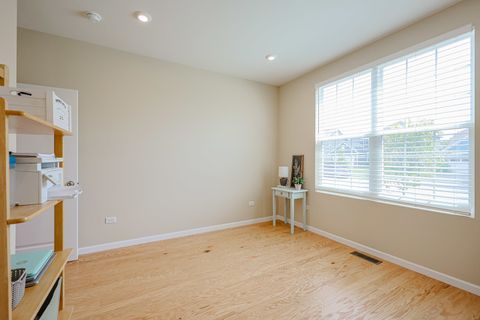 Tiny photo for 580 N Highlander Way, Addison, IL 60101 (MLS # 12526246)