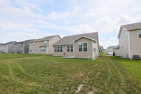 Tiny photo for 580 N Highlander Way, Addison, IL 60101 (MLS # 12526246)