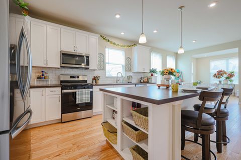 Tiny photo for 580 N Highlander Way, Addison, IL 60101 (MLS # 12526246)