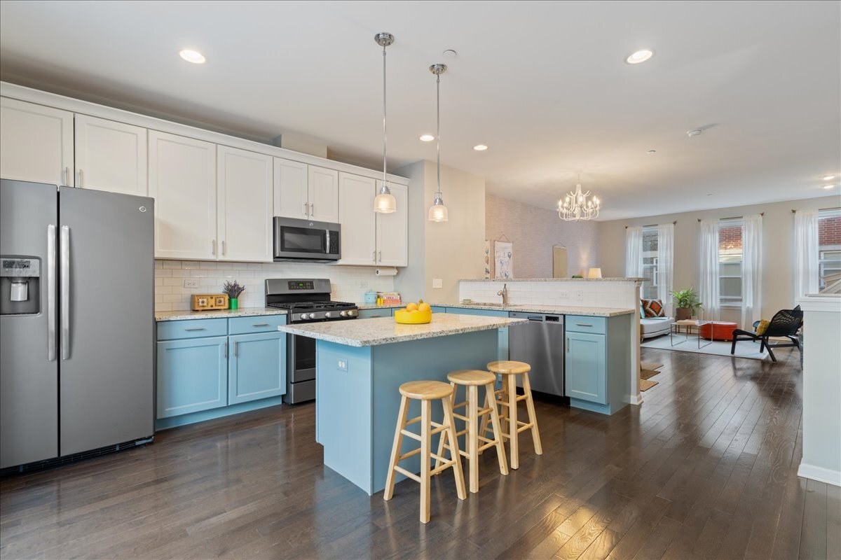 4647 S Lake Park Avenue D