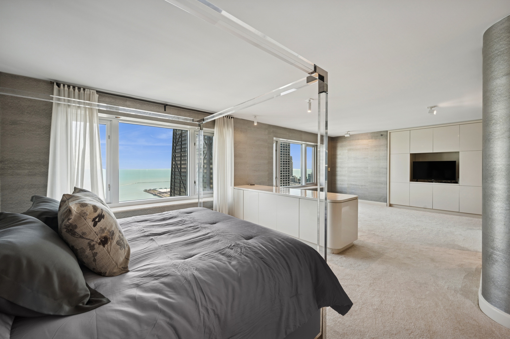 Chicago, Illinois 60611, United States, 4 Bedrooms Bedrooms, ,5 BathroomsBathrooms,Residential,Active,220305