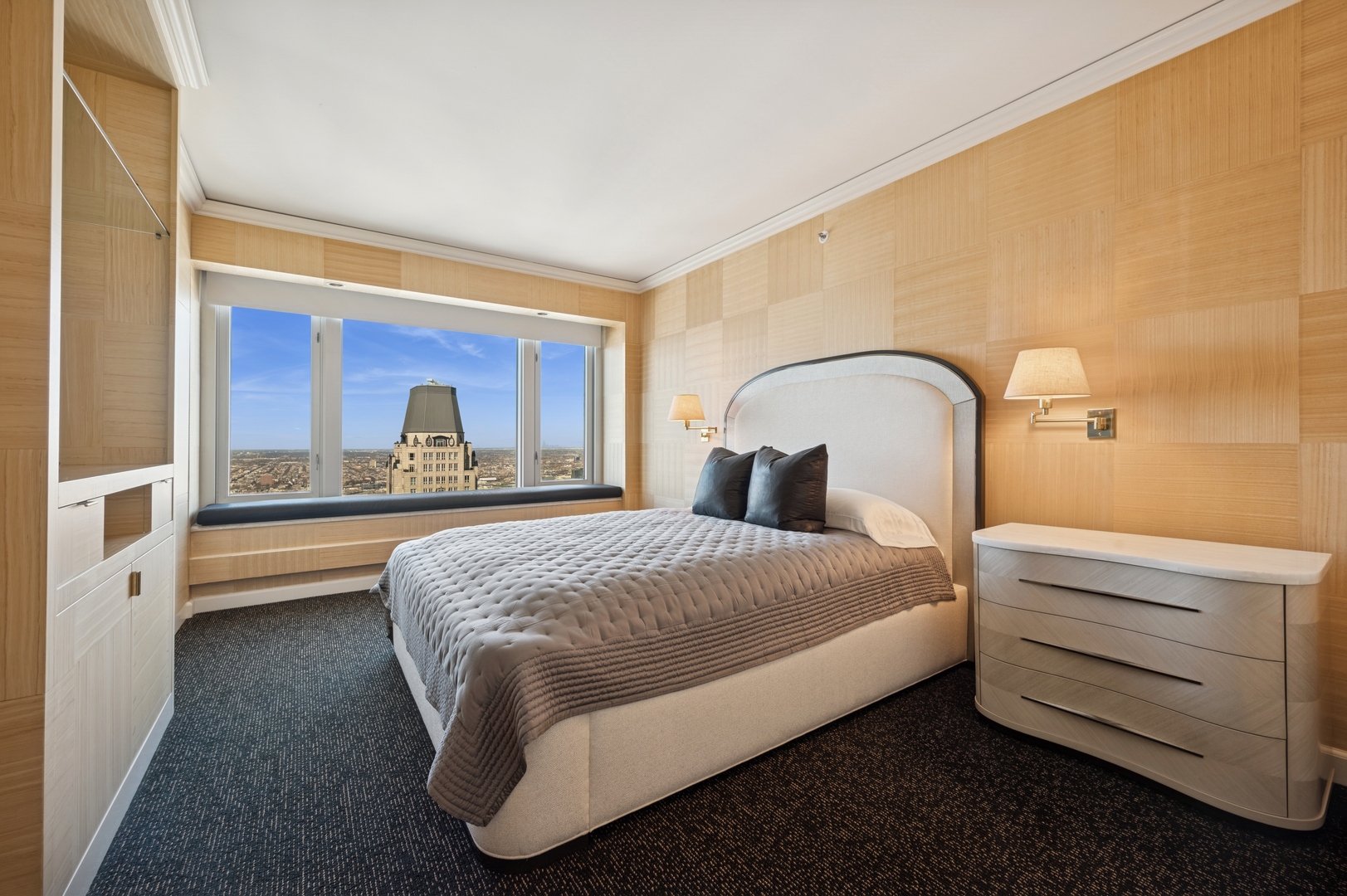 Chicago, Illinois 60611, United States, 4 Bedrooms Bedrooms, ,5 BathroomsBathrooms,Residential,Active,220305