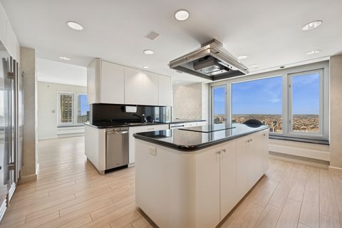 Tiny photo for 132 E Delaware Place #5201, Chicago, IL 60611 (MLS # 12484914)