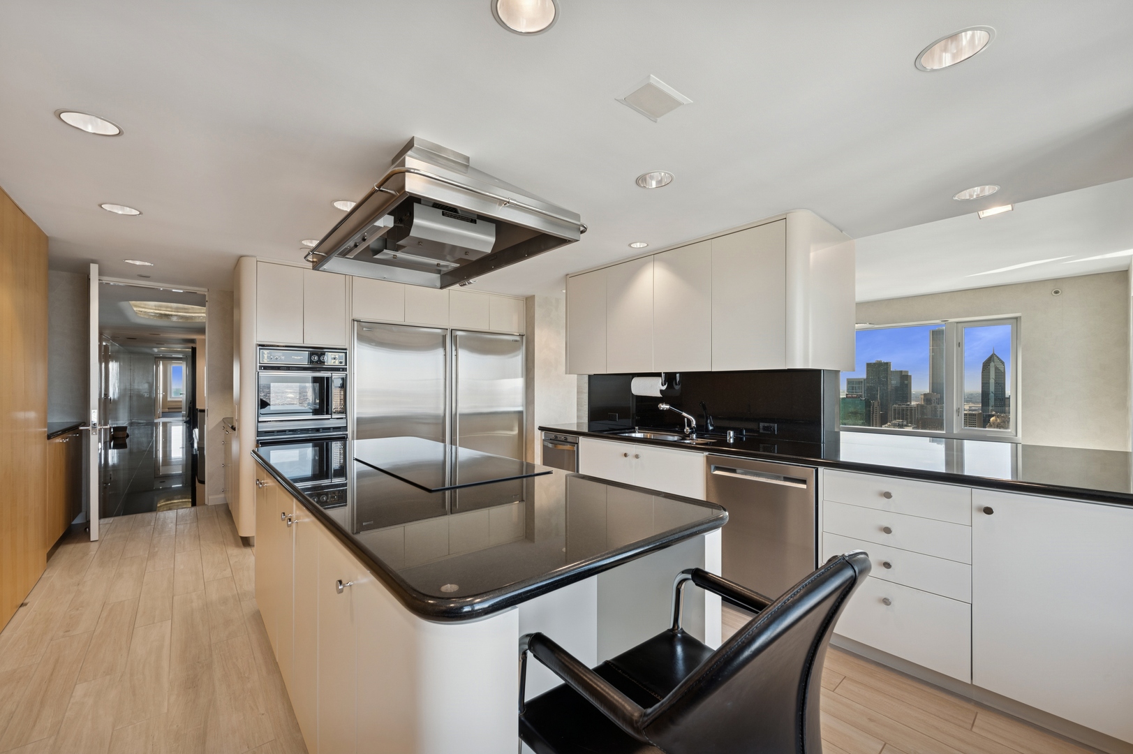 Chicago, Illinois 60611, United States, 4 Bedrooms Bedrooms, ,5 BathroomsBathrooms,Residential,Active,220305