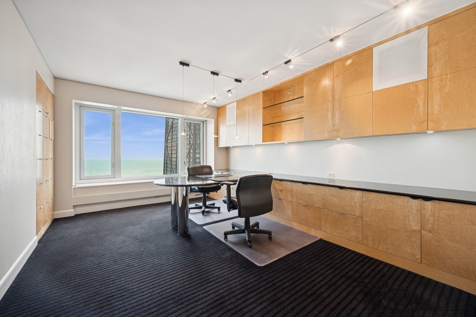 Chicago, Illinois 60611, United States, 4 Bedrooms Bedrooms, ,5 BathroomsBathrooms,Residential,Active,220305