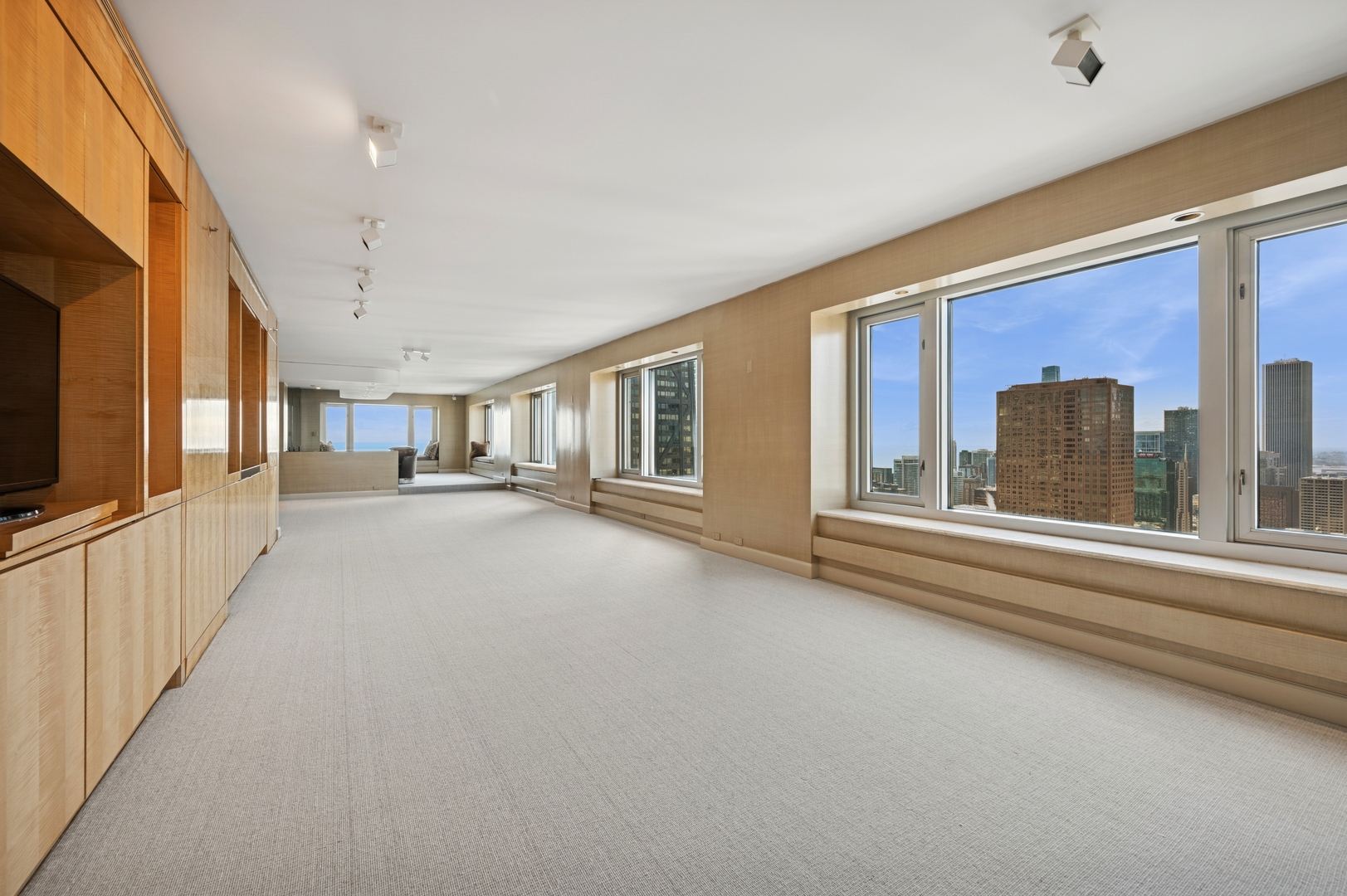 Chicago, Illinois 60611, United States, 4 Bedrooms Bedrooms, ,5 BathroomsBathrooms,Residential,Active,220305