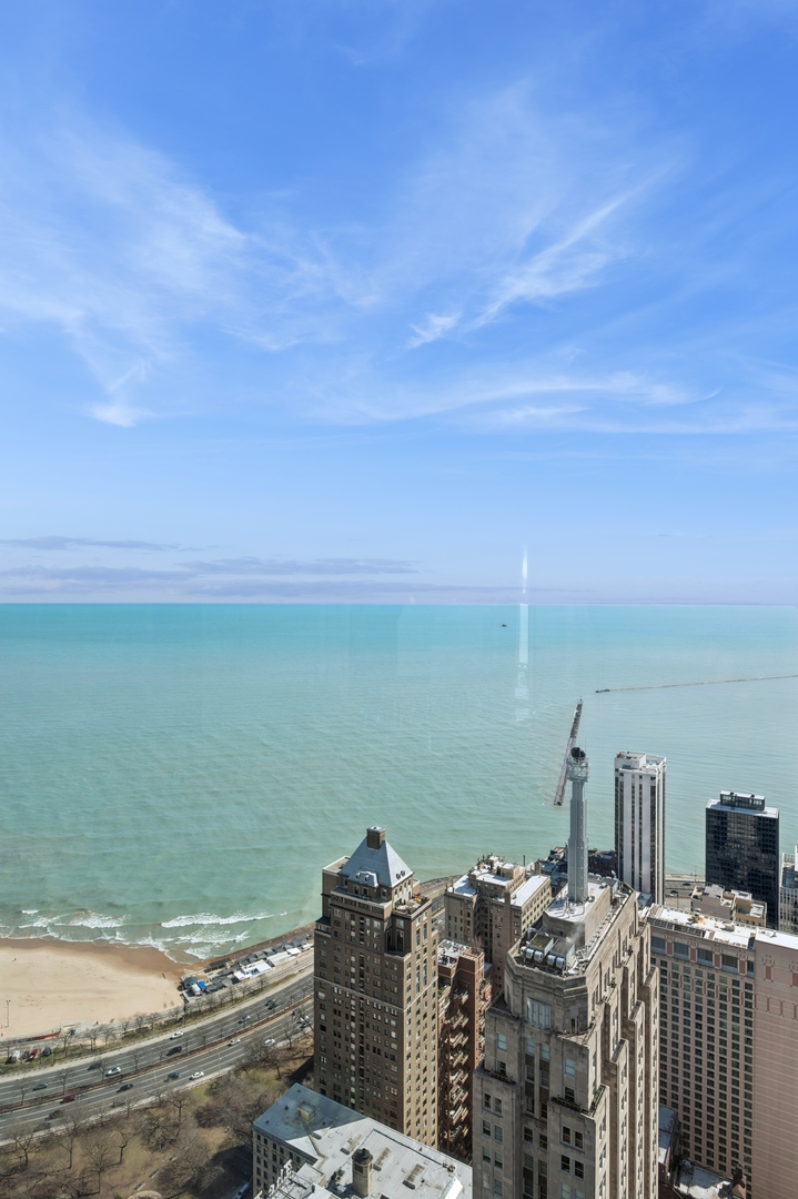 Chicago, Illinois 60611, United States, 4 Bedrooms Bedrooms, ,5 BathroomsBathrooms,Residential,Active,220305