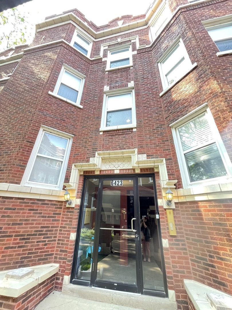 6423 N Greenview Avenue 3E