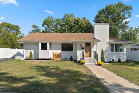 Photo of 153 Grove Avenue, Glen Ellyn, IL 60137 (MLS # 12488378)