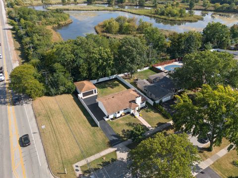 Tiny photo for 153 Grove Avenue, Glen Ellyn, IL 60137 (MLS # 12488378)