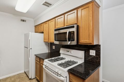 Tiny photo for 1633 N Windsor Drive #113, Arlington Heights, IL 60004 (MLS # 12506315)