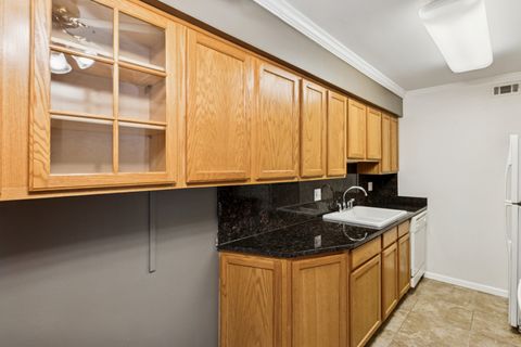 Tiny photo for 1633 N Windsor Drive #113, Arlington Heights, IL 60004 (MLS # 12506315)