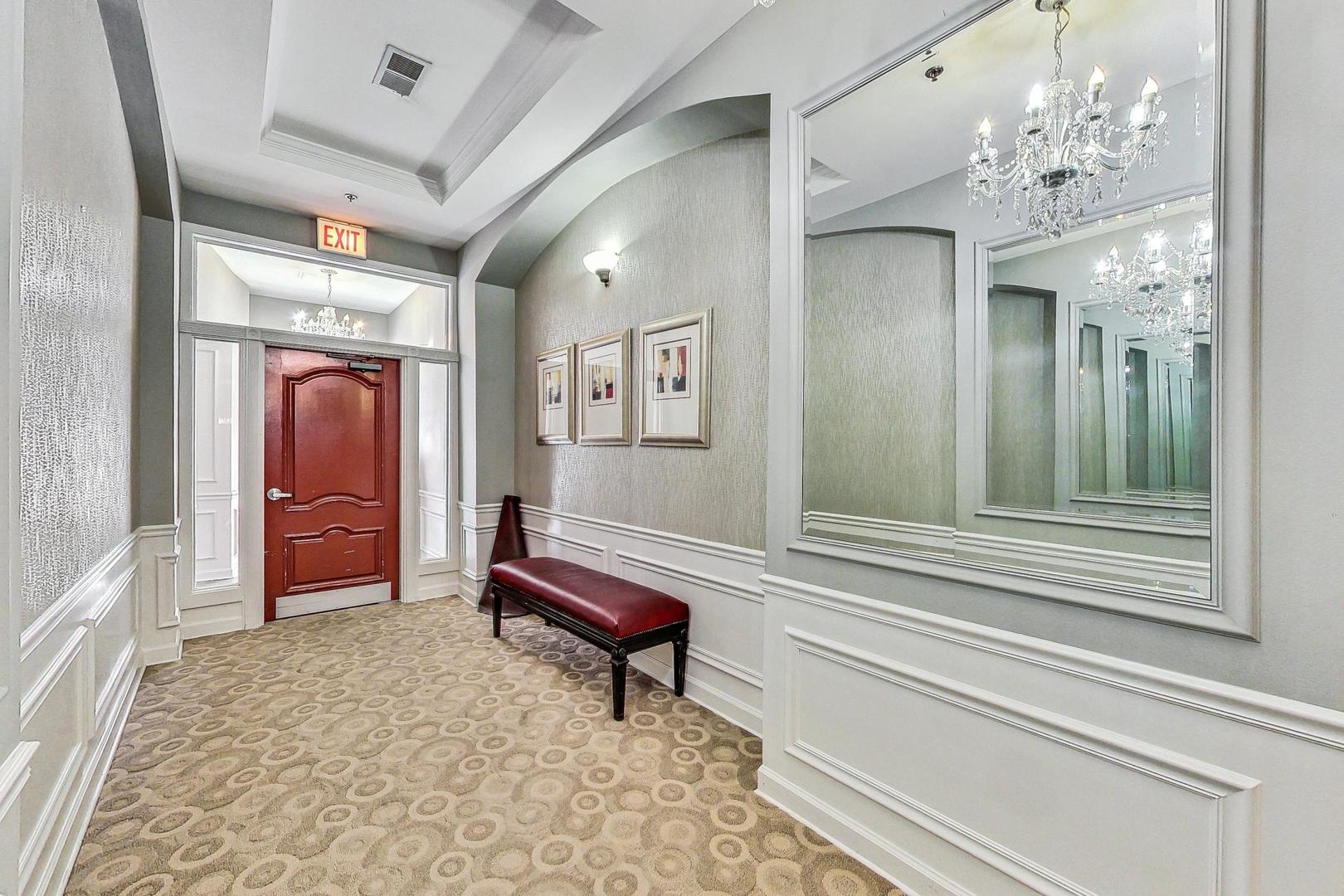 1016 W Madison Street W 4S