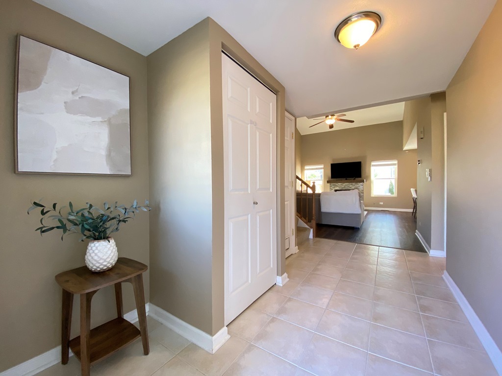 1073 Georgian Place 1073