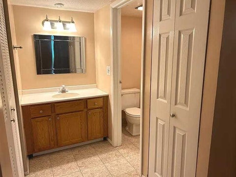 Tiny photo for 1964 Kenilworth Circle #F, Hoffman Estates, IL 60169 (MLS # 12609952)
