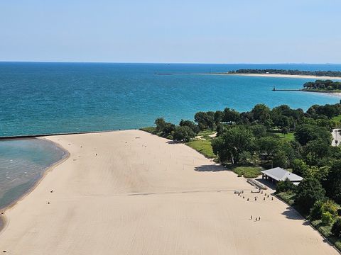 Tiny photo for 5855 N Sheridan Road #24E, Chicago, IL 60660 (MLS # 12467413)